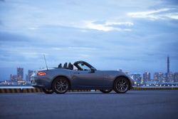 2023_mazda_mx-5_global_still_007_highres