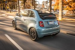 201109_F_Neuer_Fiat_500_Cabrio_020