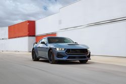 NEW_FORD_MUSTANG_4-LOW