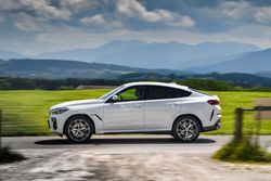 P90390482_highRes_the-new-bmw-x6-xdriv