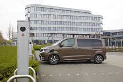 71845-toyota-proace-verso-075