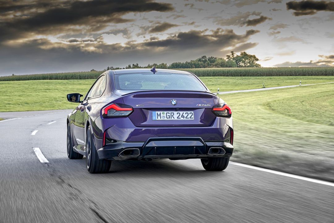 P90444267_highRes_bmw-m240i-xdrive-cou