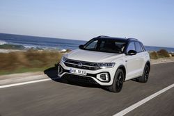 DB2022AU00087_medium